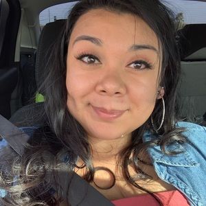 Meet your Posher, Anissa